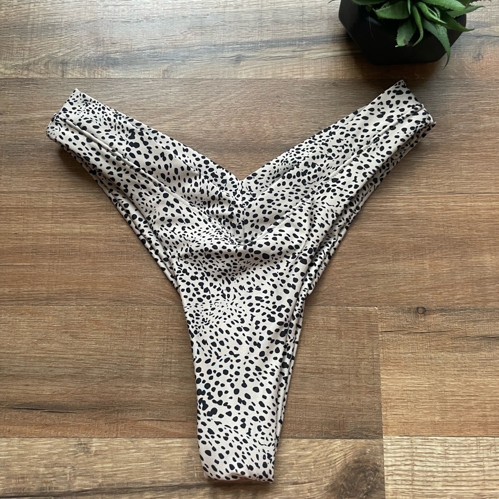 ONEONE Swimwear Bottom in Cheetah Animal Print L